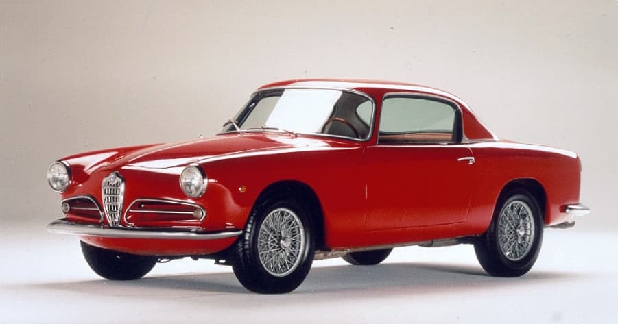 El Alfa Romeo 1500 apareció durante el Motor Show de Paris en 1950 y fue fabricado hasta 1959. Este fue el primer Alfa Romeo fue fabricado en una línea de ensamblaje. De este se produjeron más de 18,000 unidades (más que todas las unidades producidas durante los primeros 40 años de Alfa).