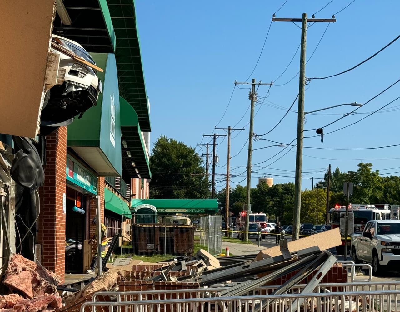 Los daños en el sitio fueron considerados por los expertos como "significativos" en cuanto a lo estético; sin embargo, no localizaron falla estructural alguna.