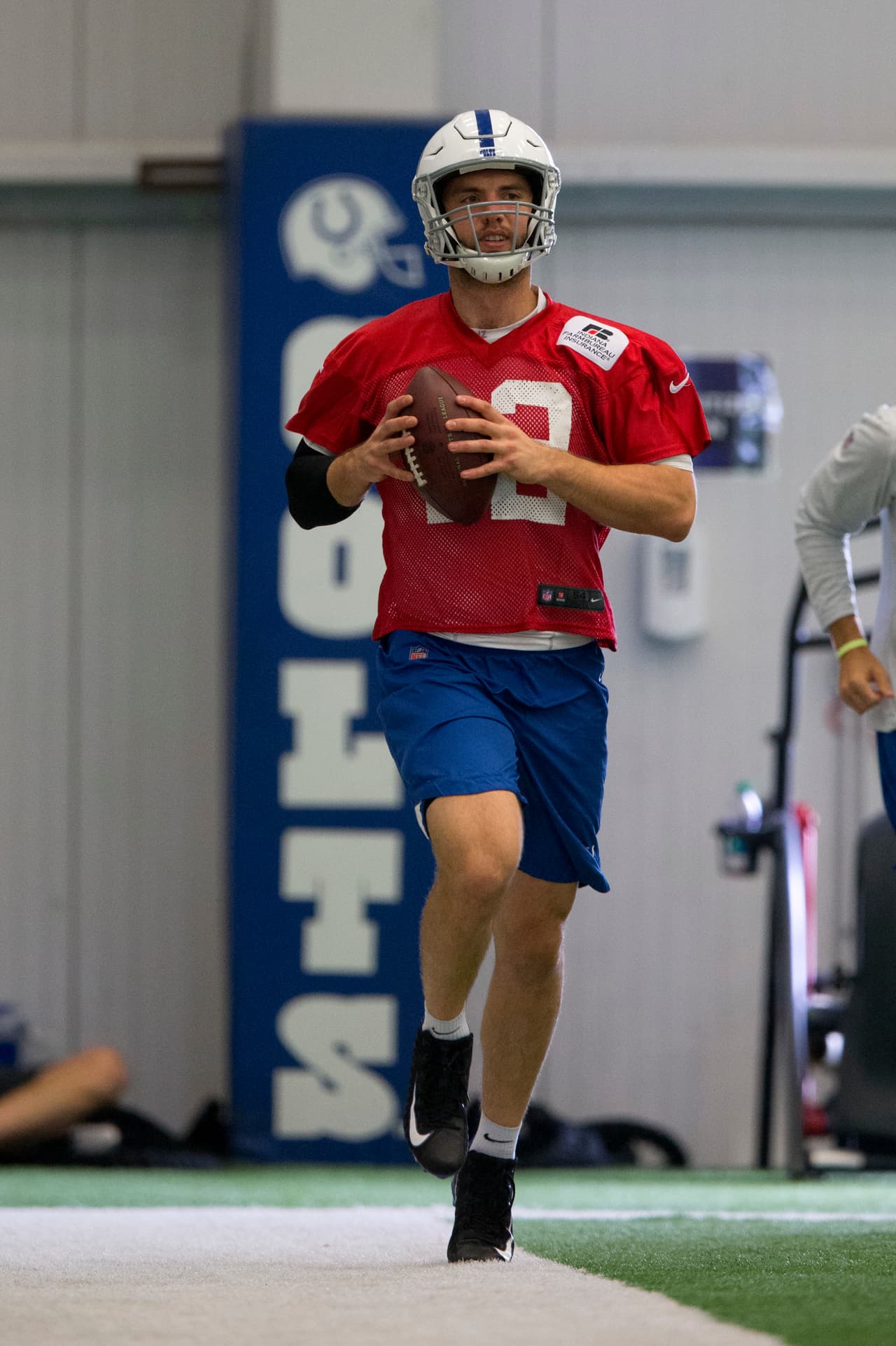 Luck estará en “ritmo de conteo” en los entrenamientos esta semana, dijo el coach Chuck Pagano, y el equipo supervisará los tipos de lanzamientos que ejecute en estos primeros días.