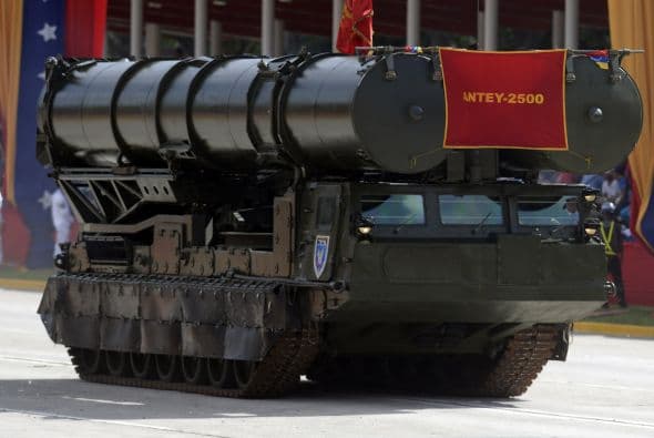 El principal mando de la Fuerza Armada Nacional Bolivariana (Fanb) de Venezuela, general Vladimir Padrino, gritó vivas al socialismo y a los presidentes Hugo Chávez y Nicolás Maduro.