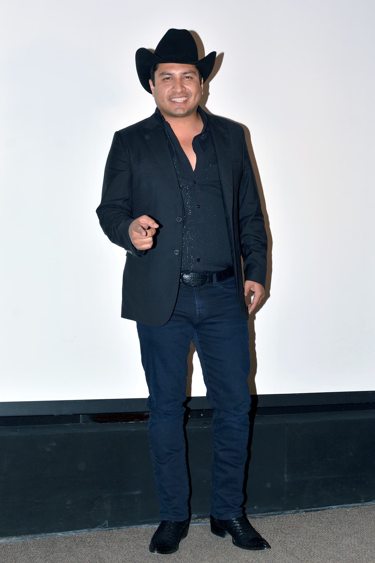 Este 11 de abril Julión Álvarez cumple 34 años de edad, siendo uno de los cantantes más importantes del regional mexicano.