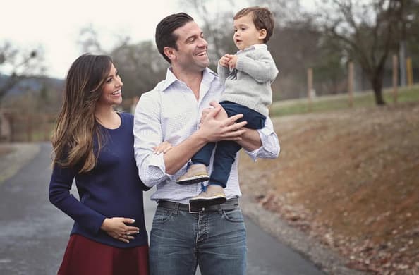 Diciembre 31: Antes de despedir el año, Satcha anunció que Bruce tendrá una hermanita. ¡Felicidades!