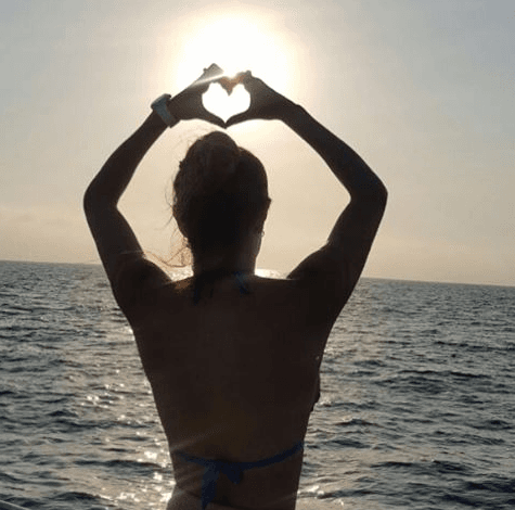 Ninel Conde despide 2016 como una sirena entre las ballenas