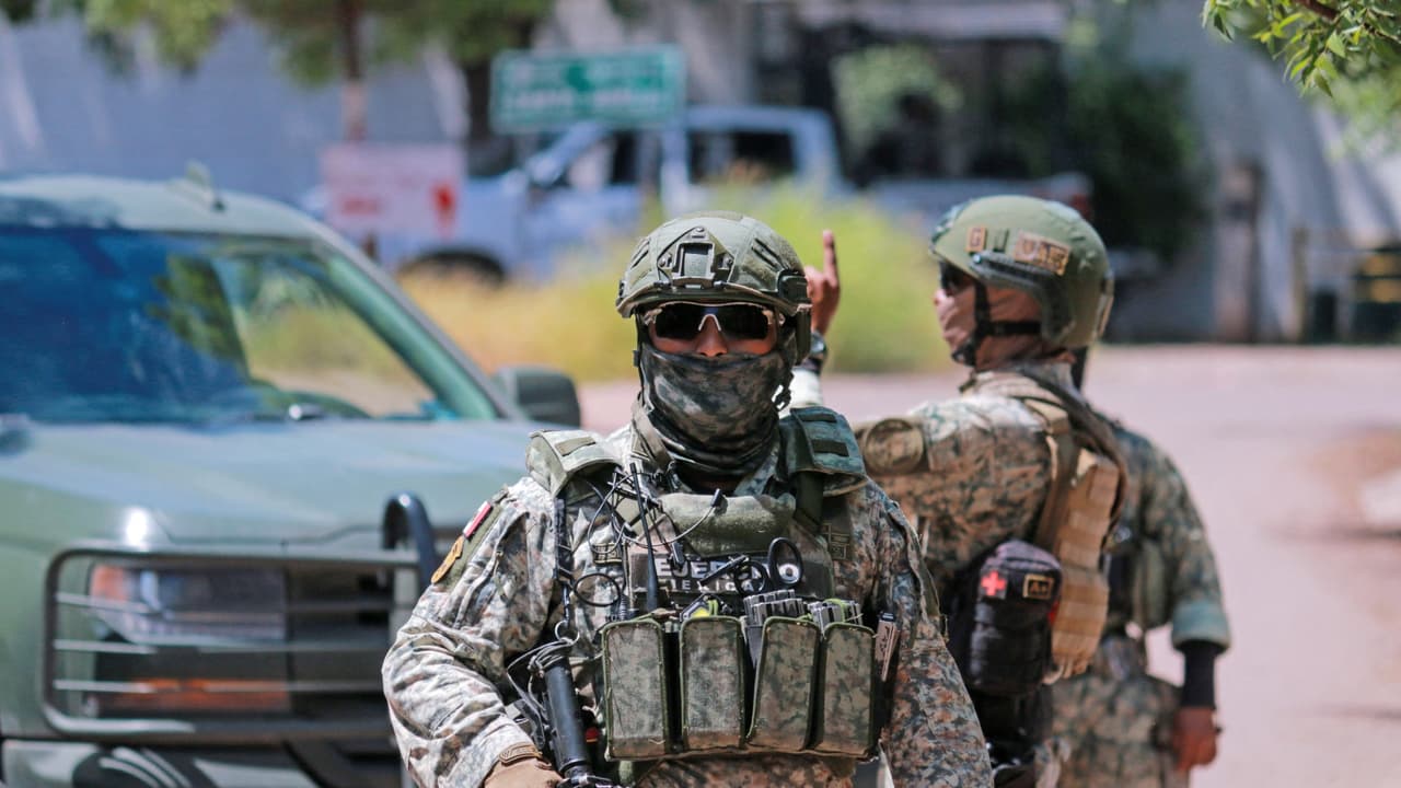 Cantante de regional mexicano fue detenido y acusado de asesinato; lo vinculan con Cártel de Sinaloa