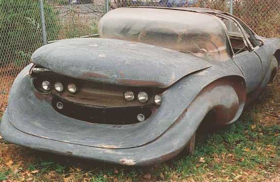 Muchas piezas se habías perdido y Saunders no tenía ni siquiera planos para reconstruirlos, solo oscuras fotos mal tomadas.