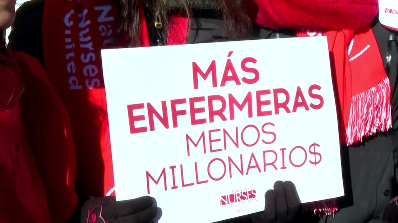 Más de 15 mil enfermeras inician huelga y protestan en las calles de Nueva York