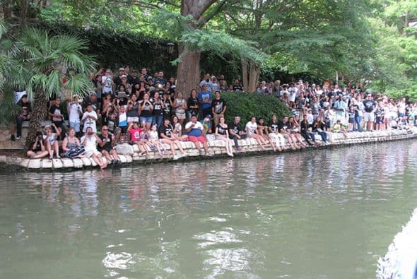 Photos: Spurs Championship Parade 2014 Barges