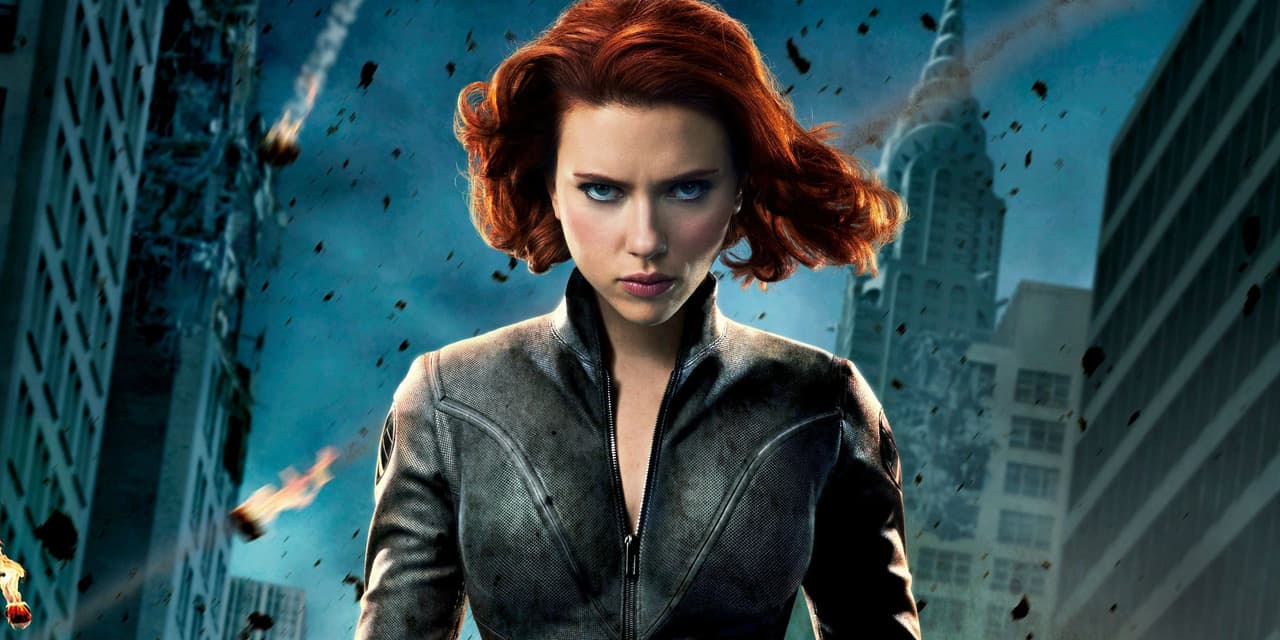 La Viuda Negra, una superespía de la guerra fría, fue creada por Lee al principio como una supervillana pero con los años se convirtió en una de las más destacadas heroínas Marvel. En el cine, la encarna Scarlett Johansson.