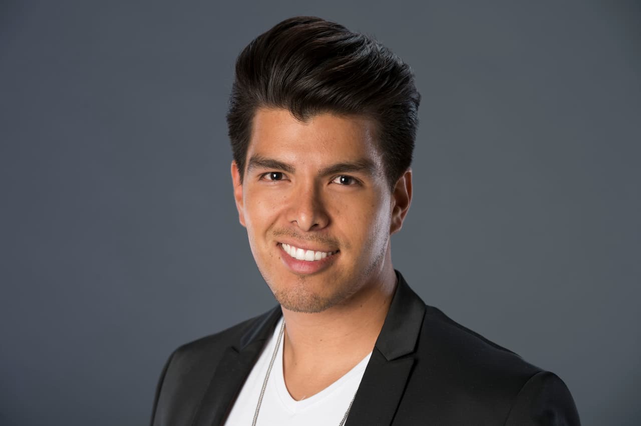 Estudió administración y al llegar a Estados Unidos trabajó lavando platos.