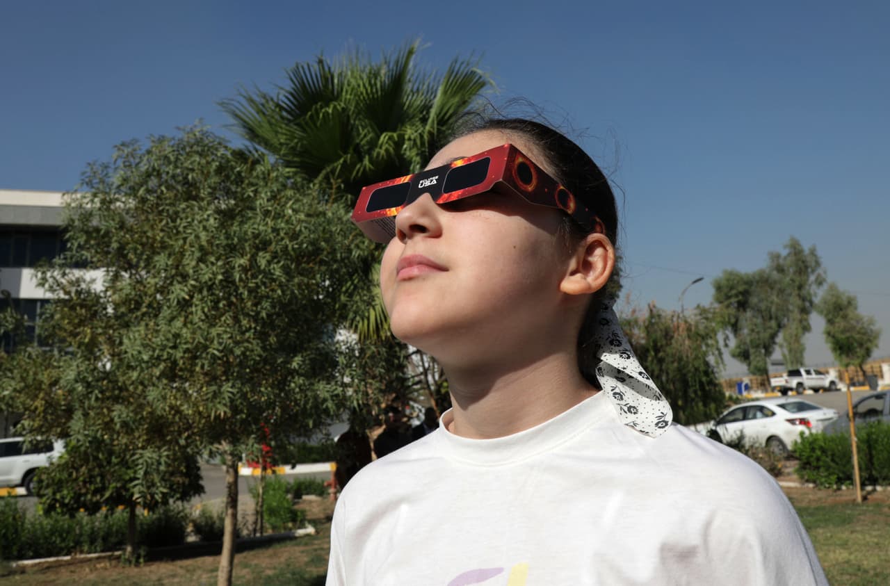 En las bibliotecas se entregarán gafas para ver el eclipse solar de manera gratuita a menores de 17 años, hasta agotar existencias, para alguna de las cuatro Watch Party que se tienen planeadas.
