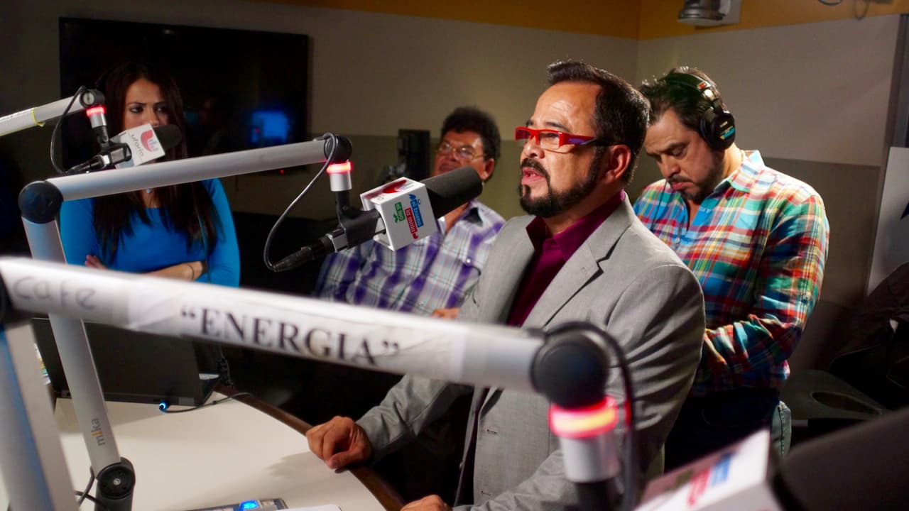 Los Rieleros del Norte aprovecharon la visita a 'El Bueno, La Mala y El Feo' para hablar de migración, inicios y nuevos proyectos.