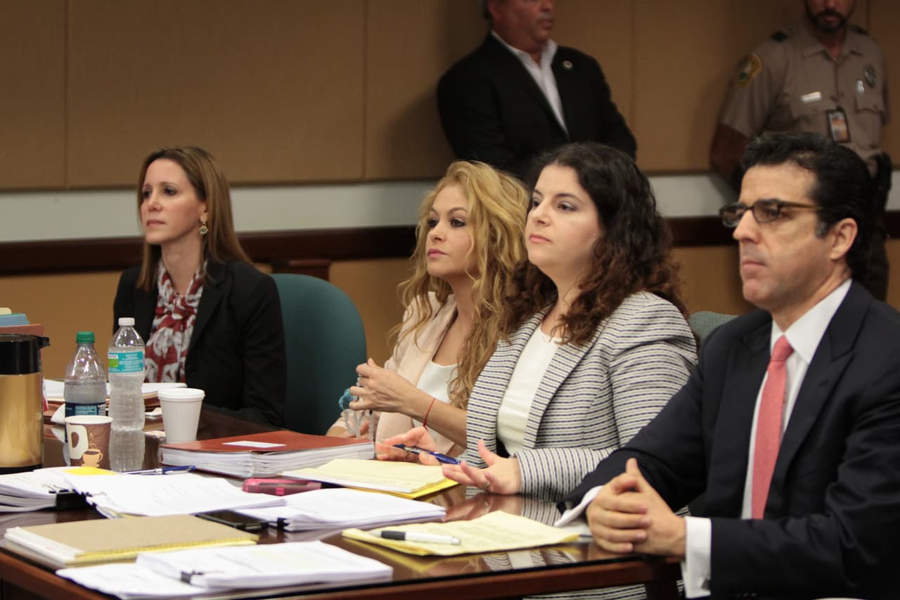 <b>Paulina</b> y 'Colate' comparten la custodia de su hijo Andrea Nicolás, sin embargo, la ex pareja visitó recientemente el tribunal de familiar por supuesto incumpliento de las visitas que ambos habían pactado con respecto al menor.