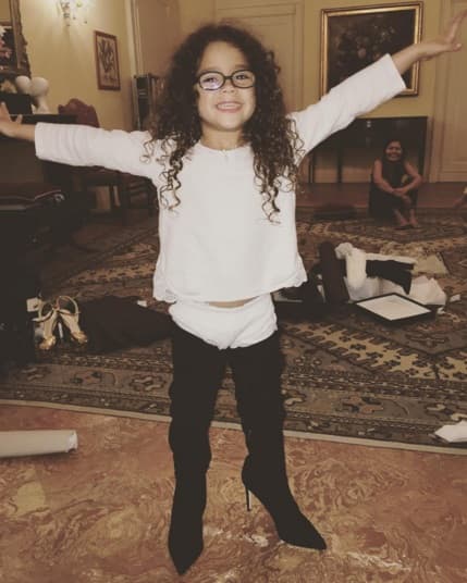 Sus hijos fueron los más felices, se nota que les encantó pasar con su mami estos días dentro del exclusivo palacete que cuenta con comodidades extradordinarias.