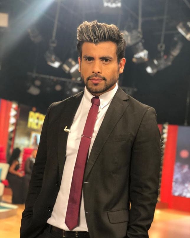 La mañana de este 27 de enero, el actor y presentador ecuatoriano
<b><a href="https://www.univision.com/famosos/efrain-ruales-muere-tras-recibir-4-balazos-en-ecuador">Efraín Ruales fue asesinado a tiros</a></b> en una avenida de Guayaquil, Ecuador, reportaron medios locales.
<br>