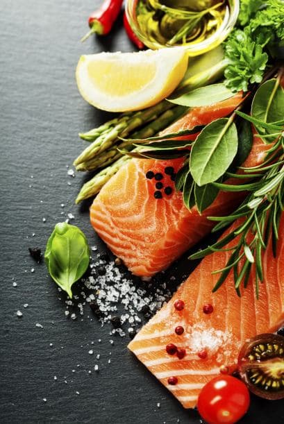 Toma una de las clásicas recetas con salmón, cambia algún ingrediente, emplea una técnica de cocción diferente y voilá. Obtendrás un platillo completamente nuevo.