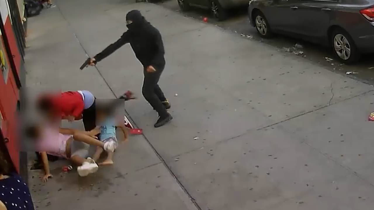 "Estamos cerca": policía investiga a persona de interés en el tiroteo que involucró a dos niños en El Bronx