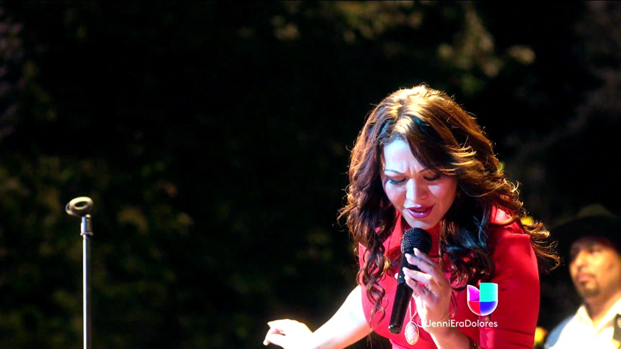 El éxito la acompaña y continúa con sus presentaciones en los palenques de México.