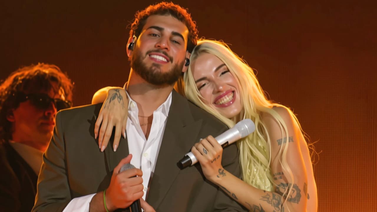 Elena Rose y Alleh se conectan en Premios Juventud con los hits 'Quién Contra Mí' y 'Tututu'