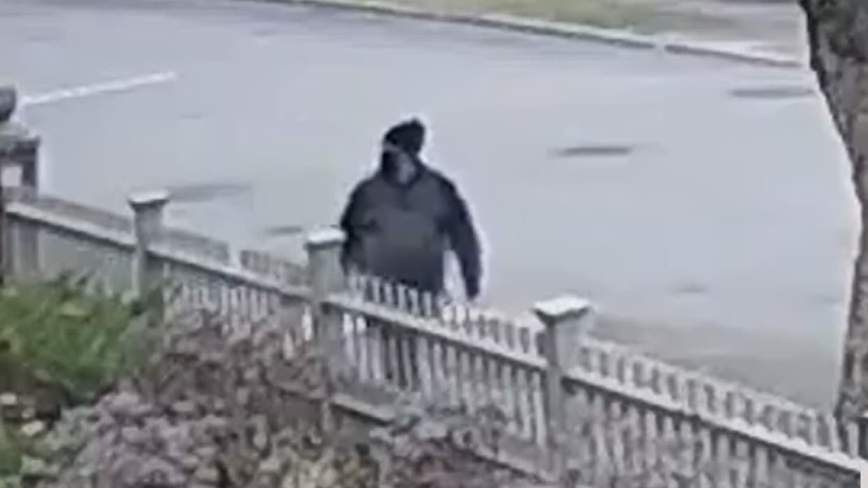 Revelan nuevas imágenes del sospechoso del tiroteo en la Universidad Brown