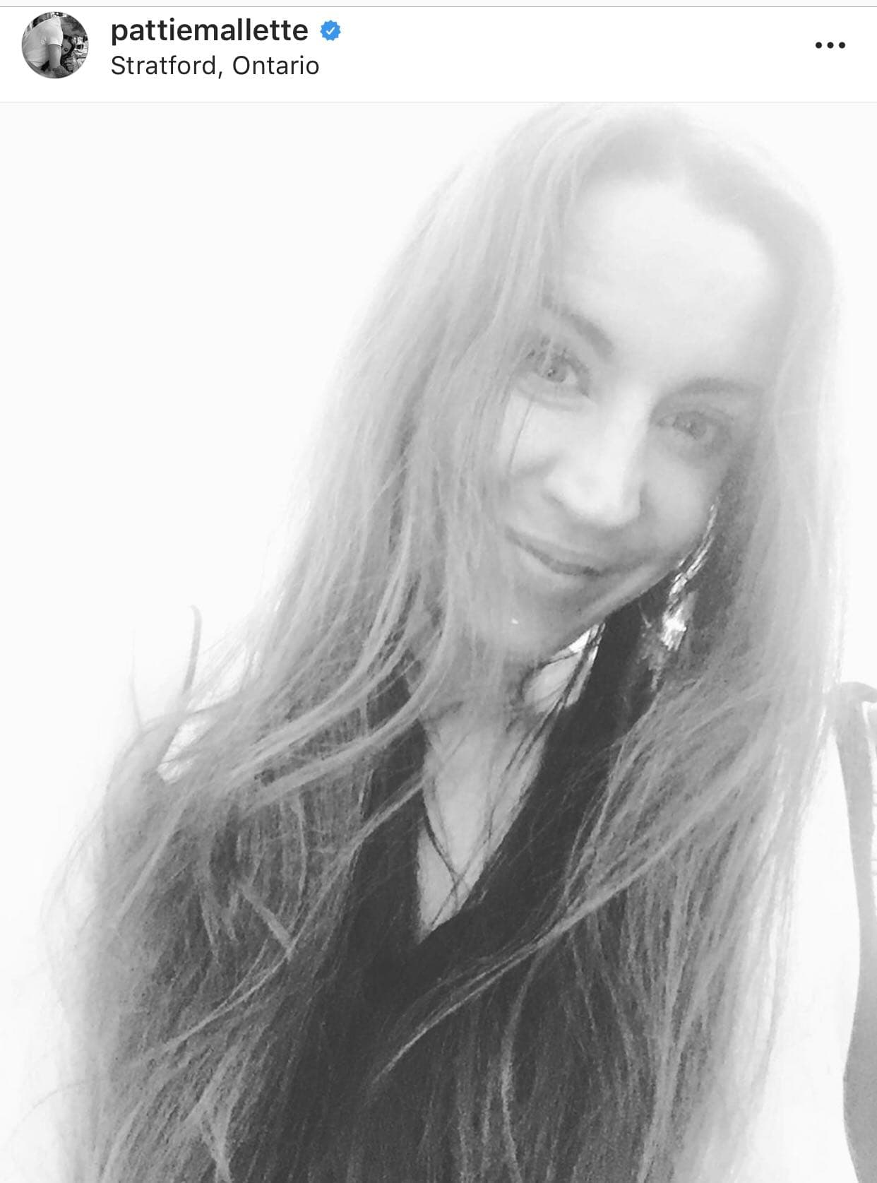 Por su parte, la modelo ha demostrado que lleva una buena relación con su suegra, Pattie Mallette (foto). El pasado viernes 5 de julio, la mamá de Bieber, de 44 años,
<b> <a href="https://www.instagram.com/pattiemallette/" target="_blank">publicó esta imagen</a></b>, junto al texto: "Amor de verano en Canadá #NoHayLugarComoElHogar".