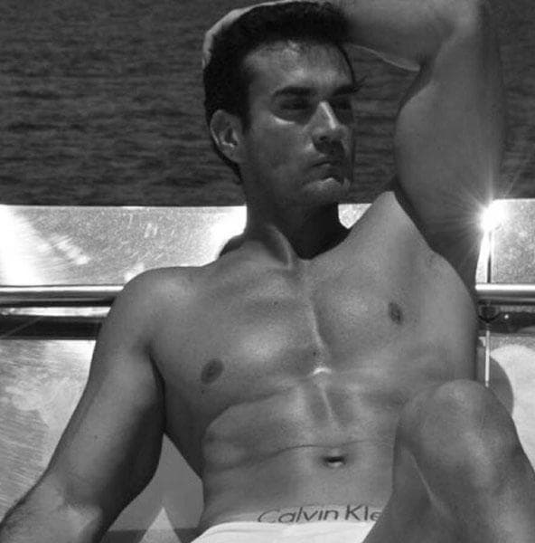 Su gran atractivo físico le ha permitido incursionar en el mundo del modelaje. En 2011 fue la imagen de una importante marca de ropa interior. 
<br>