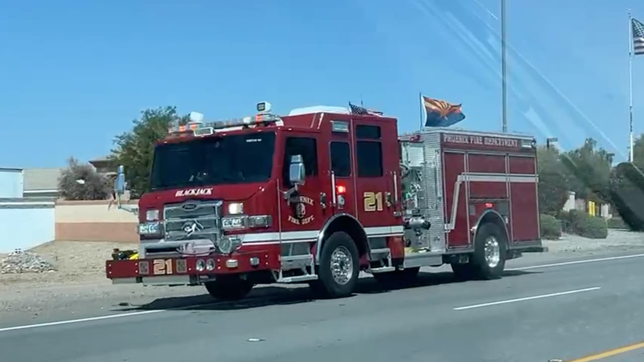 Phoenix Fire Prevention y los investigadores de incendios están trabajando actualmente con la administración del edificio para determinar qué se estaba quemando específicamente.