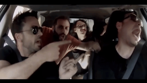 La parodia hecha por estos tres youtubers fue vista por el propio Luis Fonsi, quien no se resistió a acompañarlos en el auto para entonar juntos la popular canción.