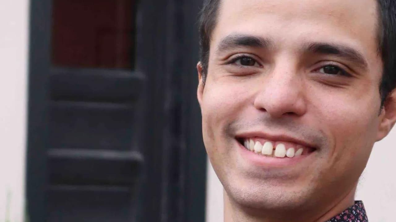 Murió Juan Cristóbal Flores, cantante hispano víctima de un tiroteo en Goodwill hace casi una semana