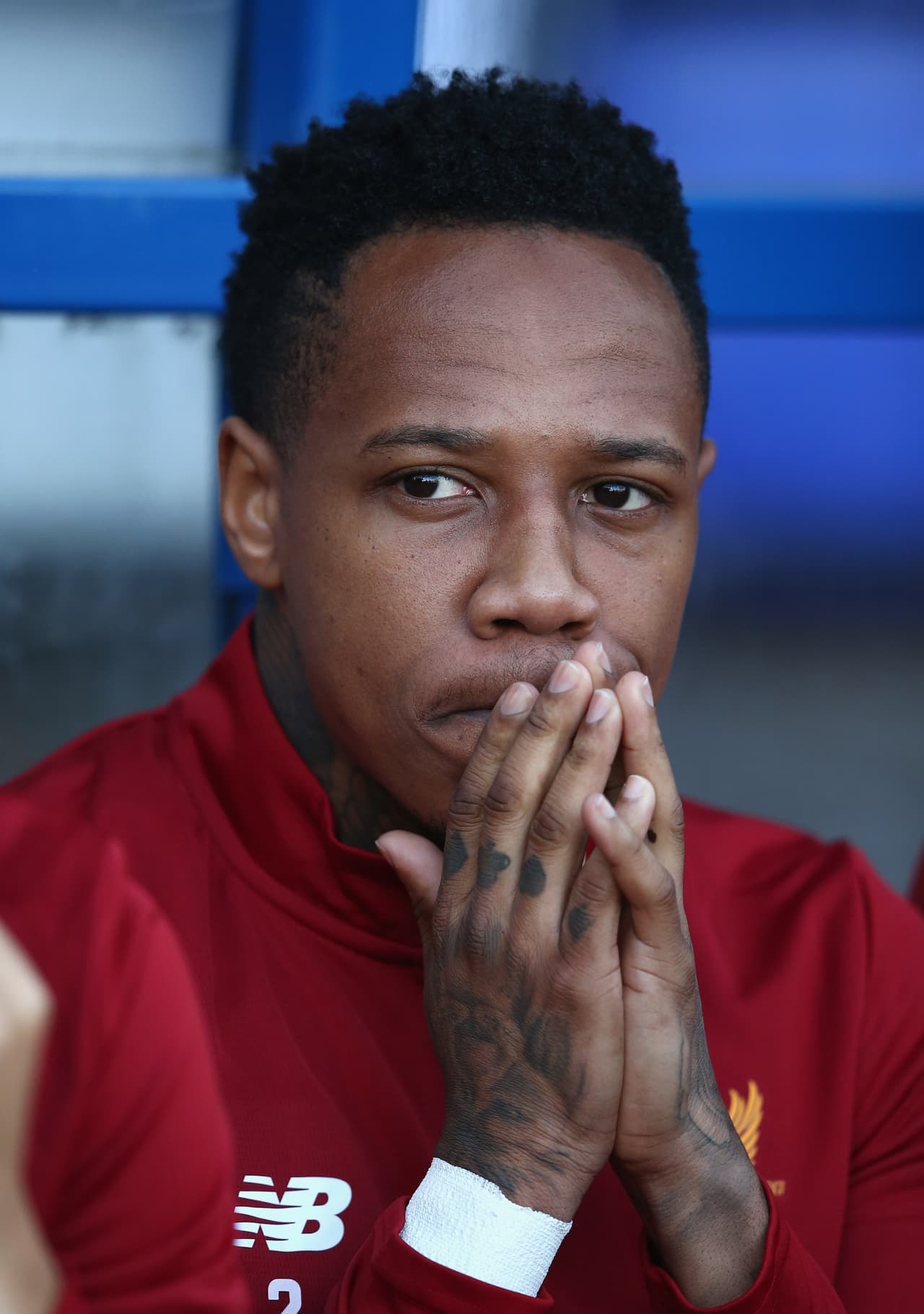 En Inglaterra también están preocupados por la situación del lateral Nathaniel Clyne, quien aún no logra superar sus problemas de espalda que lo han alejado de las canchas por varios días.
