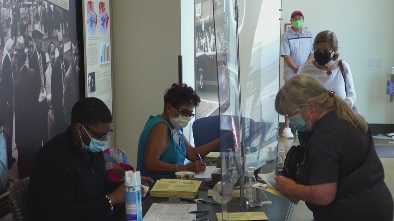 Continúa el conteo de votos en el Condado Bexar, se esperan resultados hasta mañana