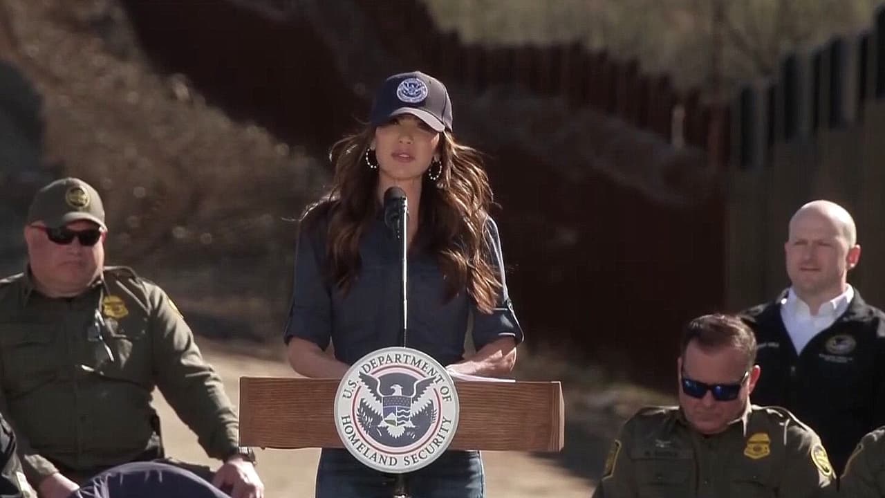 Kristi Noem: “Cuando eligieron al presidente Donald Trump, eligieron construir el muro”