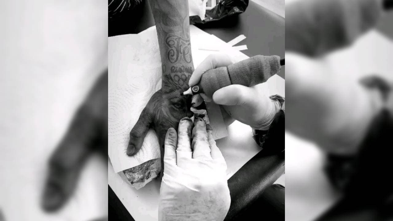 El astro brasileño es uno de los futbolistas más apasionados de los tatuajes.