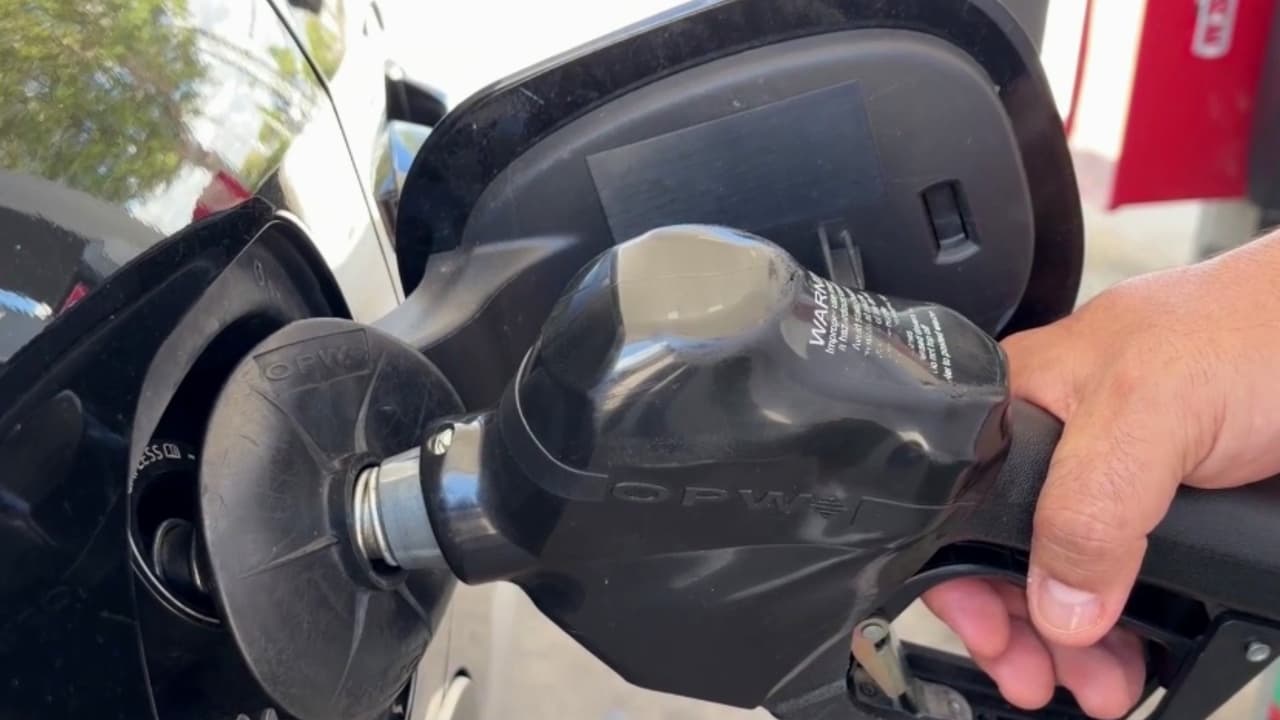 Disparo en el precio de la gasolina en Orlando afecta a conductores y la economía local