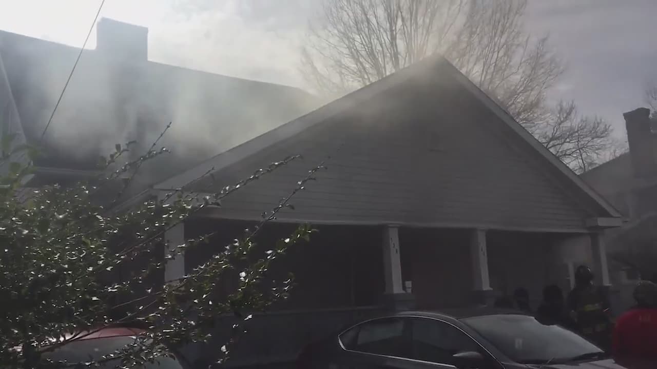 Familia de cuatro personas pierde su hogar tras un voraz incendio