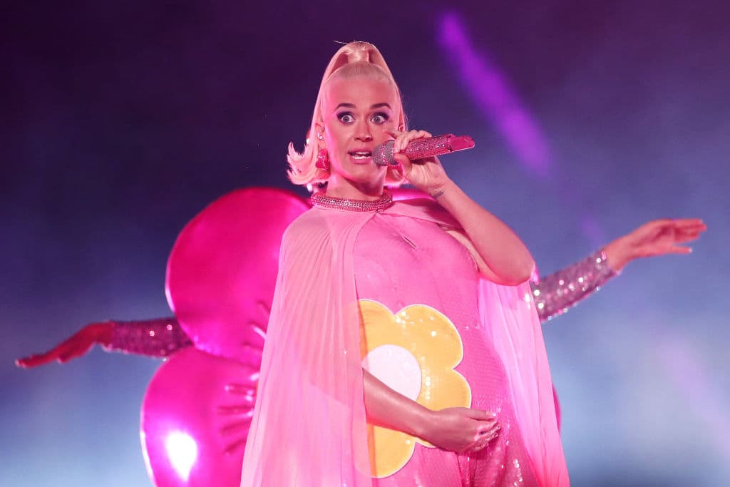 Fue apenas a principios de marzo cuando
<b>Katy Perry</b> le comunicaba indirectamente al mundo que estaba embarazada a través del videoclip de su canción ‘Never worn white’.