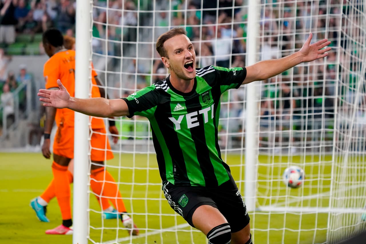 Tomás Pochettino fue autor de dos de los tantos con los que Austin FC derrotó a Houston Dynamo FC en el Q2 Stadium. Victoria 'verde' en este nuevo duelo texano.
<br>