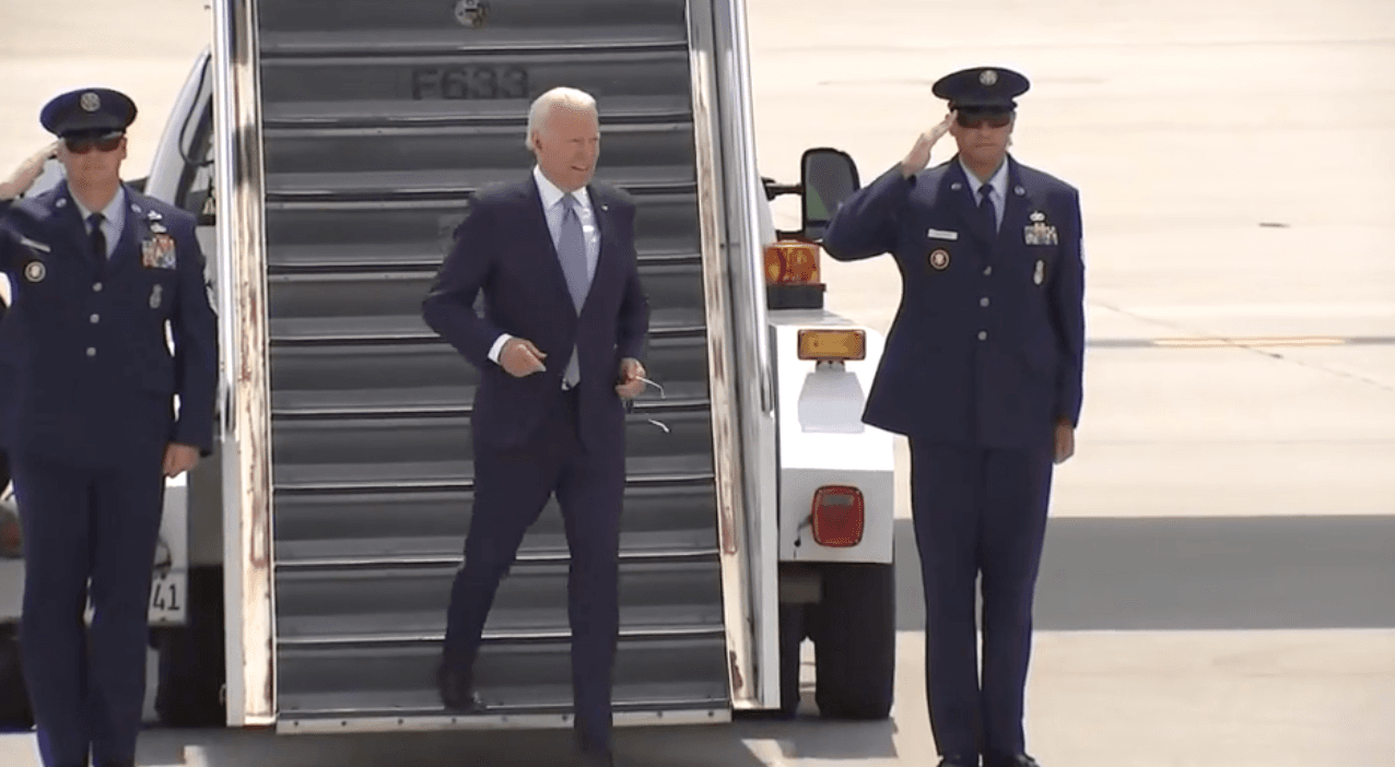El Plan de Infraestructura que impulsa el presidente Joe Biden cuenta con:
<br>- $1.8 billones en fondos
<br>- Incluye transporte, vivienda y cambio climático
<br>- Se costeará con un aumento al impuesto a las corporaciones.