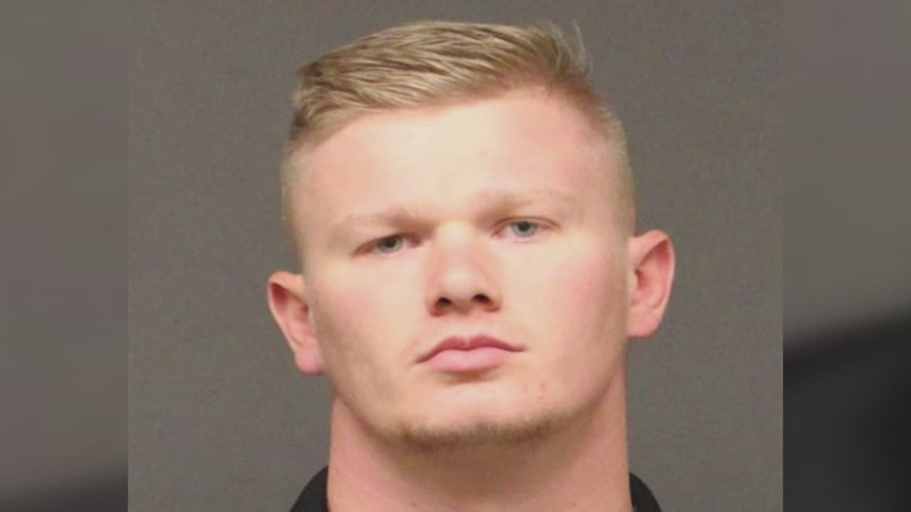 Arrestan a agente de Mohave por tener relaciones sexuales con una menor