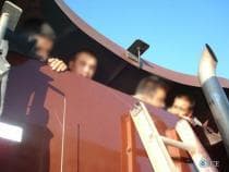 Las autoridaes insisten que los riesgos no son solo durante el cruce fronterizo.