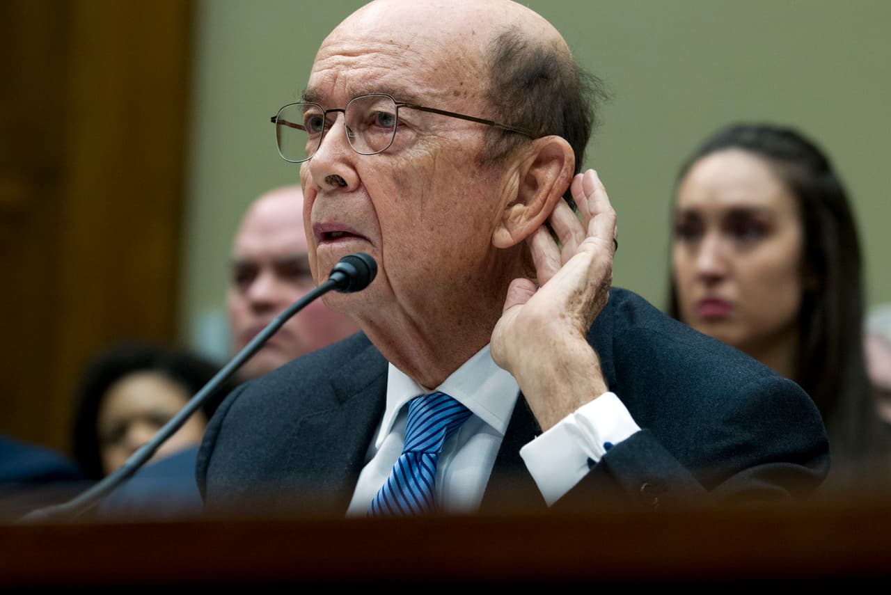 La pregunta de la ciudadanía en el Censo pone al secretario de Comercio contra la pared y le piden la renuncia