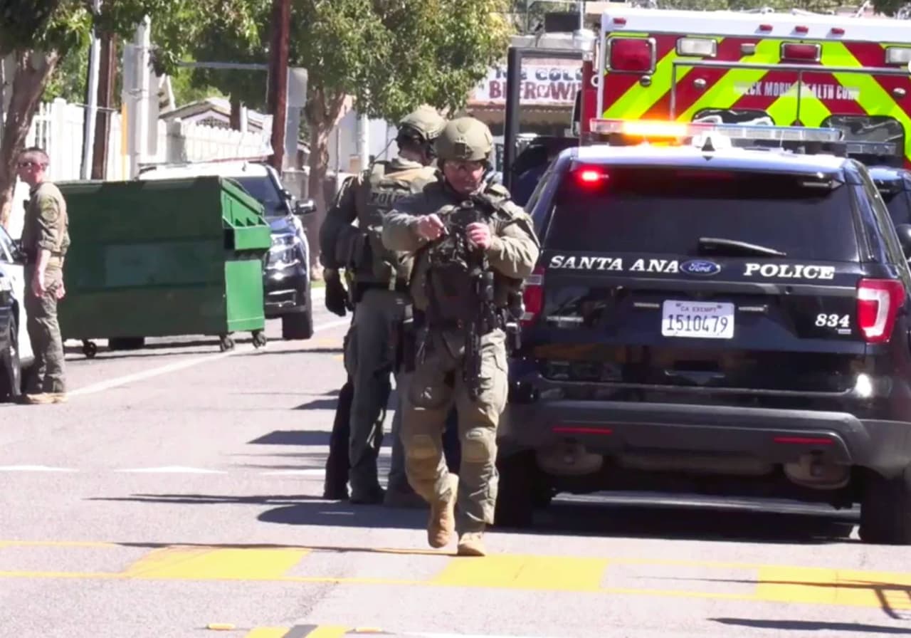 Dos escuelas primarias estuvieron cerradas de modo preventivo en Santa Ana en la mañana de este martes.