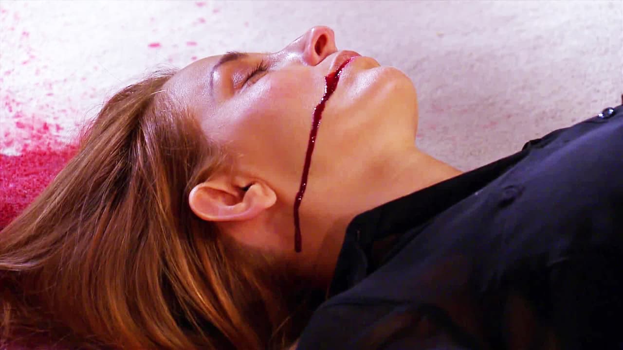 Por eso se suicidó con un tiro en la cabeza, al igual que su amante 'Federico' (Alfonso Dosal).