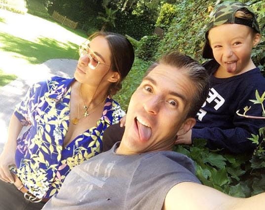 A menos de un año de haberse casado, la pareja recibió a su hijo Mateo.