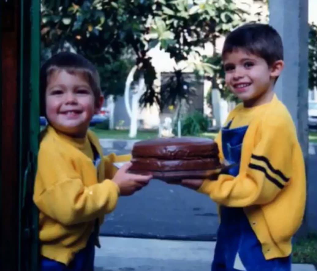 Así que no fue raro ver debutar a Jordi con rotundo éxito. Pepe, su personaje, era un niño que enfrentaba el maltrato de su padrastro y lograba salir adelante con ayuda de Serafín, su ángel guardián.