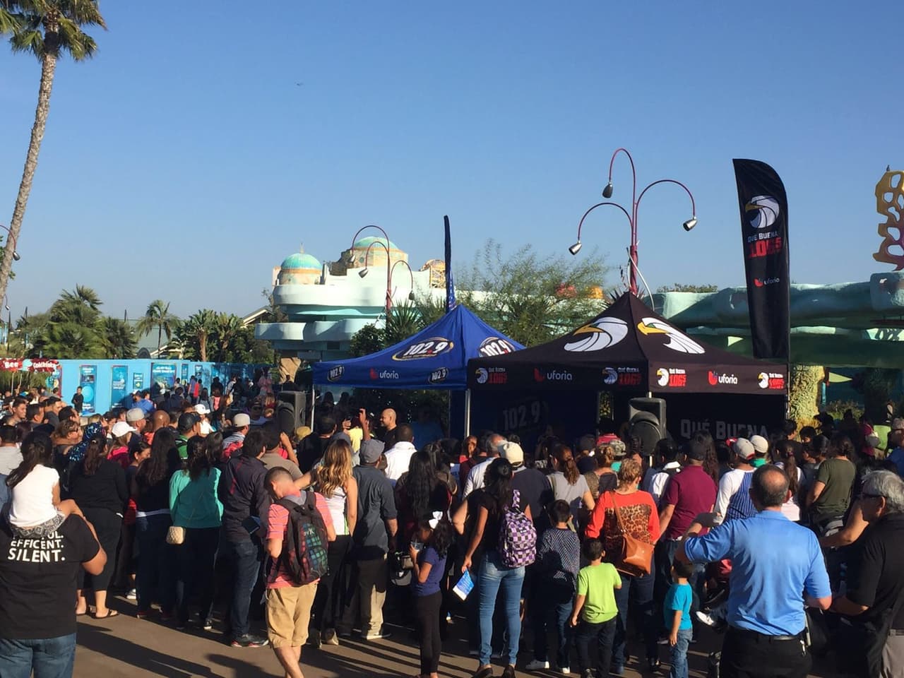 Tuvieron la oportunidad de tener un encuentro con pingüinos y saludar al público que los escucha a diario.