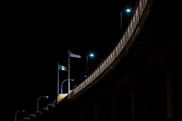 La idea es negarle la entrada a ciudadanos estadounidenses o residentes permanentes que autoridades sospechen puedan tener Covid-19.