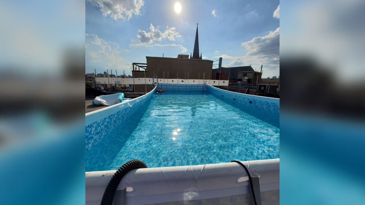 Edificio en Brooklyn instala piscina ilegal de 44 metros cuadrados