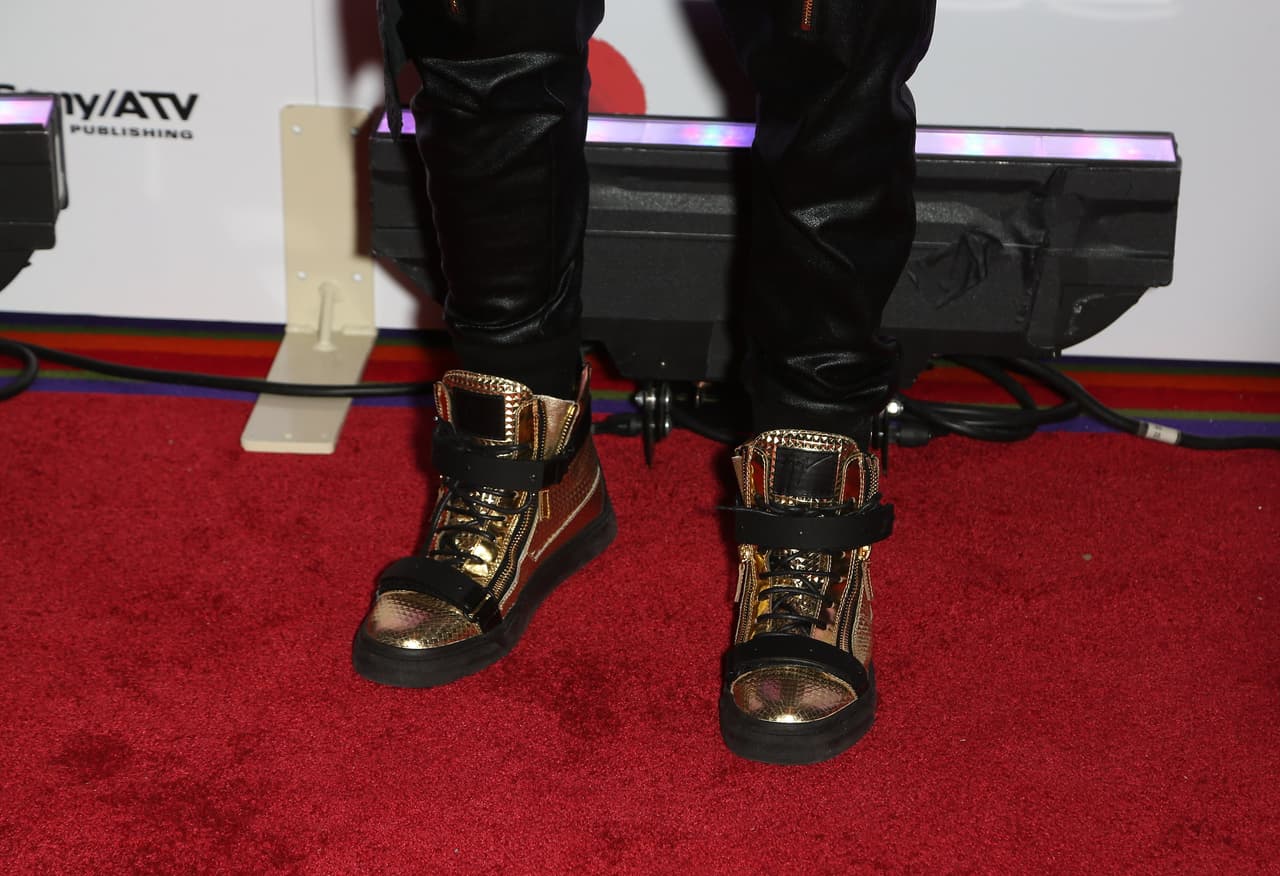 Sin embargo, fueron sus tennis los que se ganaron el show.