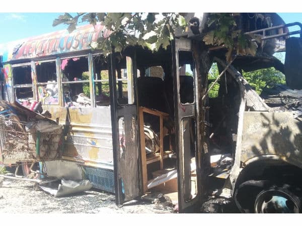 El autobús se convirtió en un símbolo del orgullo judío cuando fue presentado en un video musical del cantante Benny Friedman.