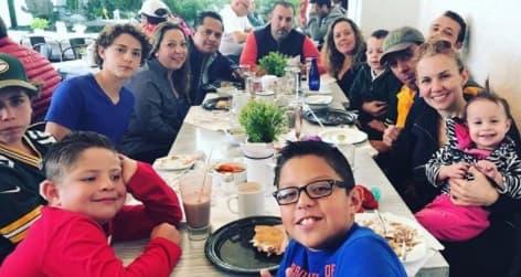 Para celebrar este cumpleaños la actriz se reunió con su familia más cercana, con quienes comió y convivió.